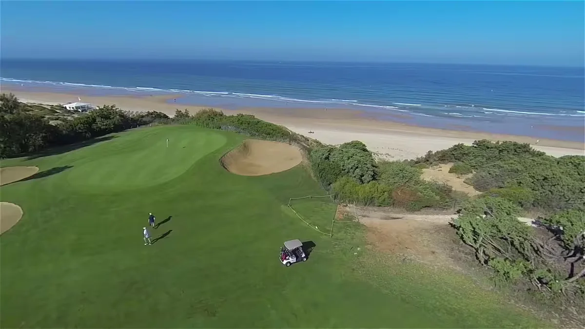 campo-golf-cerca-playa-roche-conil-cadiz